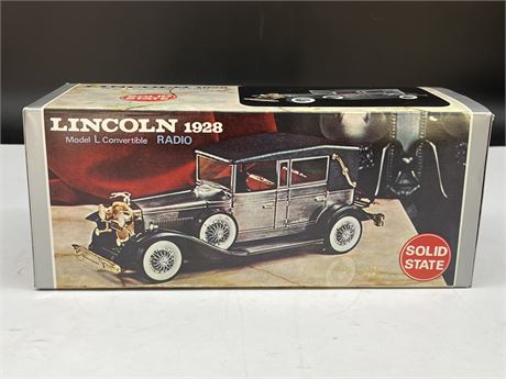 VINTAGE LINCOLN 1928 MOD. L CONVERT SOLID STATE RADIO (ORIGINAL BOX) (NEW)