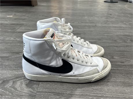 LIGHTLY USED NIKE HIGH TOP BLAZERS SIZE 10.5 MENS