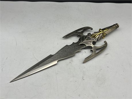DECORATIVE STAINLESS STEEL KNIFE (16.5”)