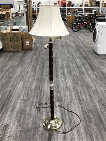 VINTAGE LAMP WITH WOOD BASE AND ORIGINAL SHADE (WORKS)