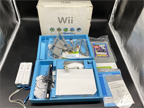 COMPLETE WII (No game, Turns on)