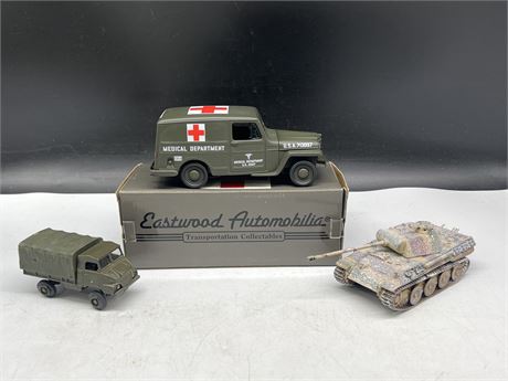 WILLYS US ARMY 1/24 SCALE DIECAST AMBULANCE + PANTHER TANK & SOLIDO ARMY TRUCK
