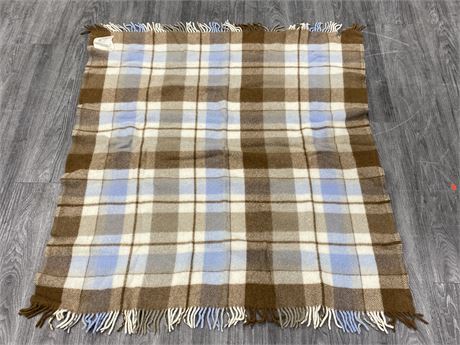 EATON PURE WOOL BLANKET MADE IN ITALY (SPECS IN PHOTOS)