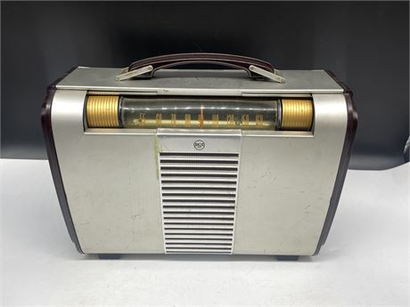 RCA VICTOR PORTABLE RADIO 13”x10”
