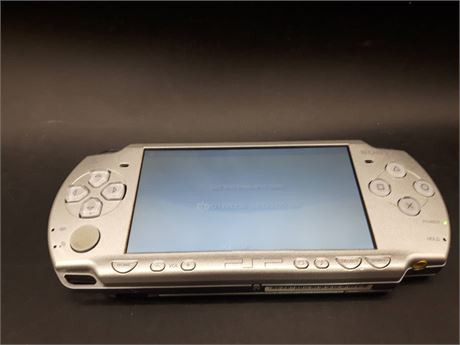SILVER PSP CONSOLE - NEEDS REPAIRS - AS IS