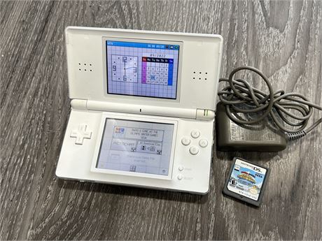 NINTENDO DS LITE W/GAME - TURNS ON BUT DOESN'T HOLD CHARGE