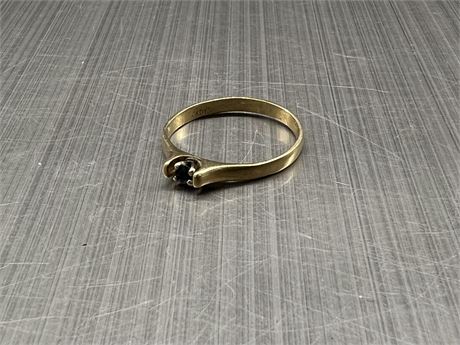 10KT GOLD RING W/BLUE SAPPHIRE