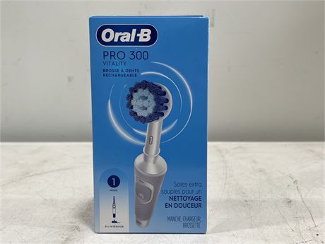 (NEW) ORAL-B PRO 300 TOOTHBRUSH