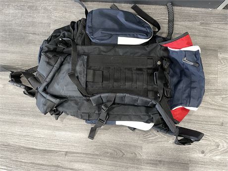LARGE TRAVEL BACKPACK - CANADA