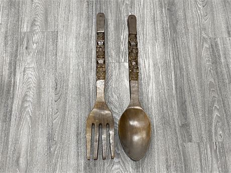 MCM WOODEN LARGE FORK & SPOON (27” LONG)
