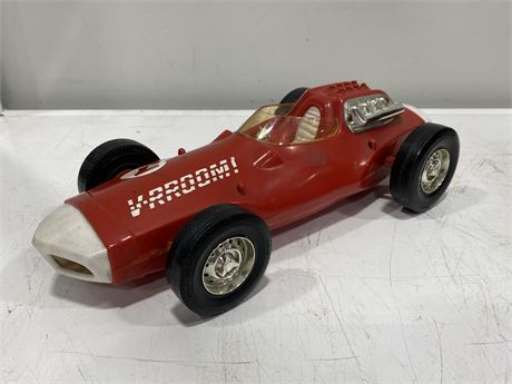 VINTAGE 1968 MATTEL V-ROOM WHIP RACER CAR (14”)
