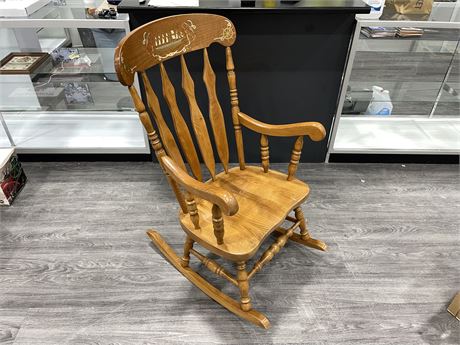 VINTAGE FULL SIZED NAUTICAL THEMED ROCKING CHAIR