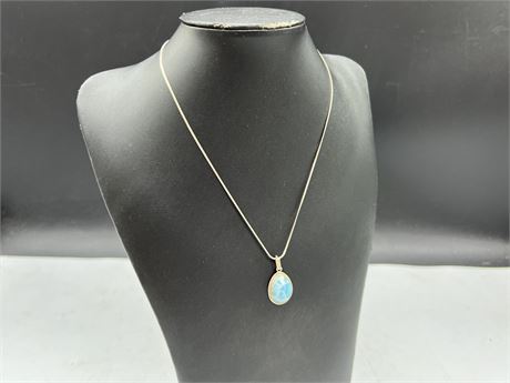 STERLING SILVER NECKLACE W/BLUE STONE