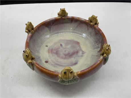 HAND CRAFTED FROG BOWL