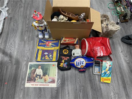 BOX OF VINTAGE COLLECTABLES