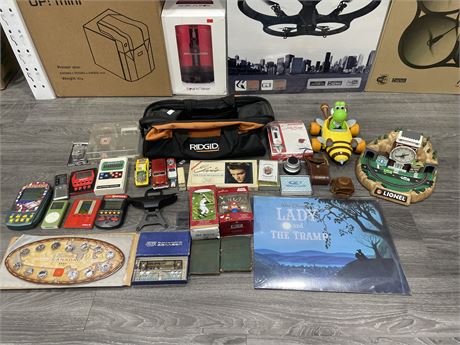 LARGE LOT OF ASSORTED COLLECTABLES