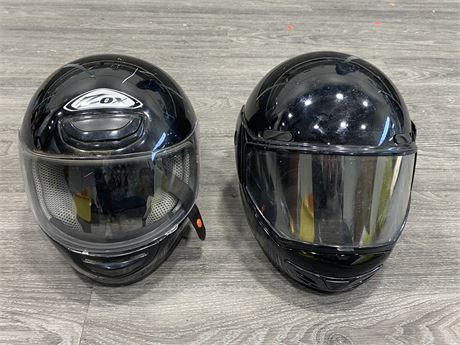 2 MOTORCYCLE HELMETS - DOT APPROVED (GREAT CONDITION)