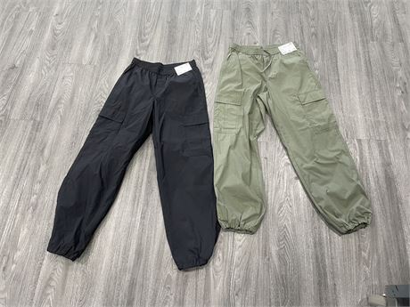 (2 NEW WITH TAGS) UNIQLO WOMANS CARGO PANTS SIZE S