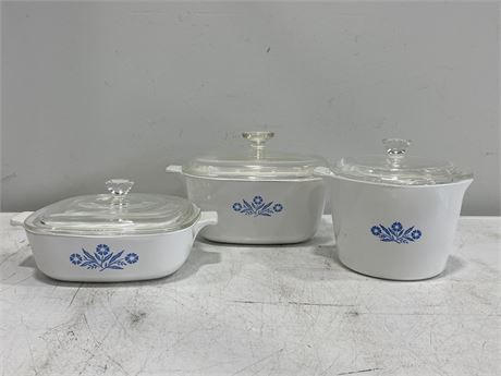 3 VINTAGE CORNING WARE DISHES W/LIDS (LARGEST 8”X8”)
