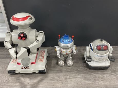 3 VINTAGE ROBOTS (1980s & 90s)
