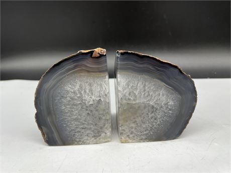 PAIR OF AGATE BOOKENDS 4”