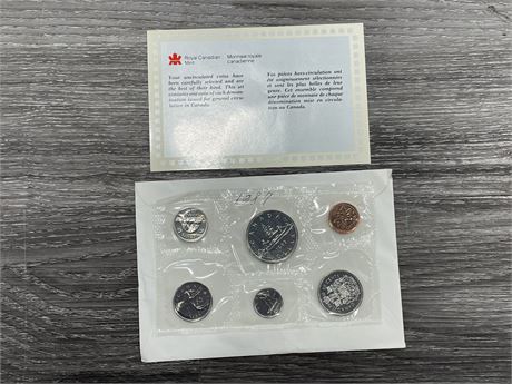 ROYAL CANADIAN MINT 1987 UNCIRCULATED COIN SET