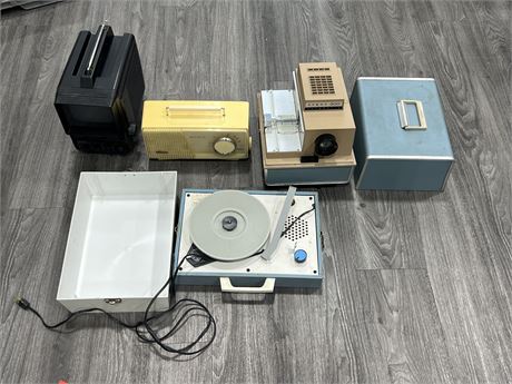 LOT OF VINTAGE ELECTRONICS - UNTESTED / AS IS