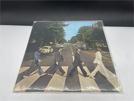 THE BEATLES - ABBEY ROAD - (VG+)