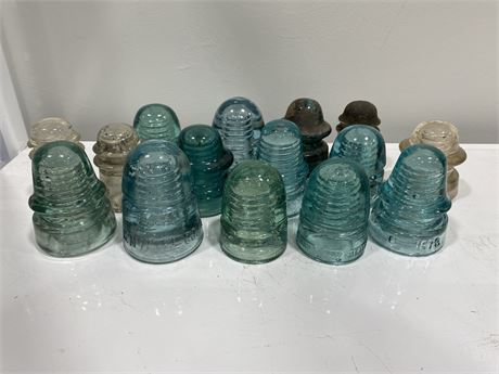 15 GLASS VINTAGE INSULATORS (Marked Canadian Pacific Railway, Dominion, ect)