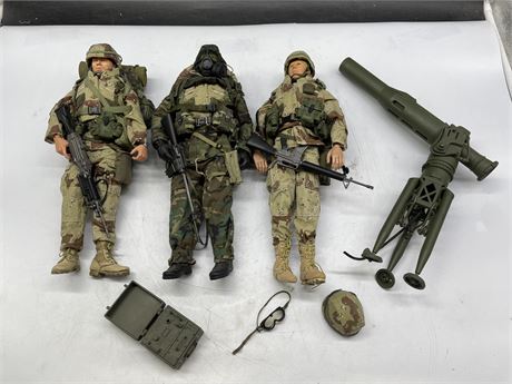 LOT OF 3 ARMY SOLDIERS WITH GEAR
