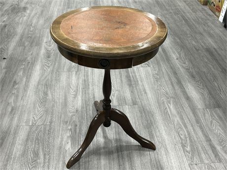 VINTAGE ACCENT SIDE TABLE W/DRAWER - 26”