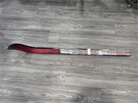 4 BRAND NEW RIGHT HANDED JR. / YOUTH HOCKEY STICKS - SPECS IN PHOTOS