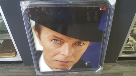 LARGE DAVID BOWIE PHOTO IN FRAME