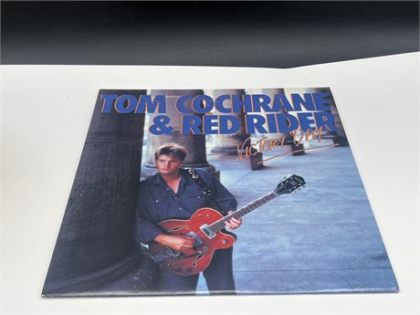 TOM COCHRANE & RED RIDER - VICTORY DAY - EXCELLENT (E)