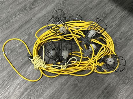 LARGE CORD OF OUTDOOR WORK LIGHTS