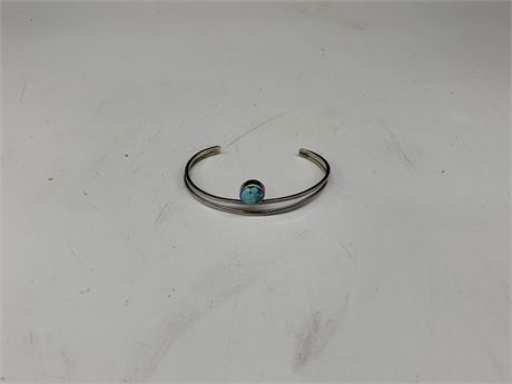VINTAGE STERLING SILVER W/TURQUOISE CUFF BANGLE