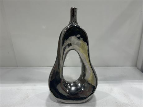 3 HANDS ABSTRACT VASE - 1 FT