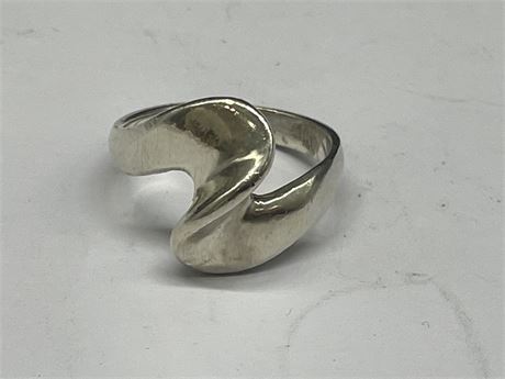 925 STERLING SILVER MODERNIST SWIRL STERLING STATEMENT RING SIGNED ABR SZ. 7