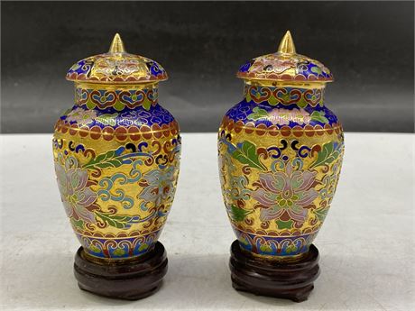 PAIR OF CLOISONNÉ VASES ON STANDS (4” TALL)