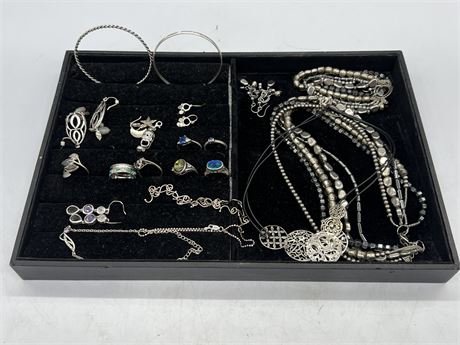 TRAY OF JEWELRY - INCLUDES MANY STERLING PIECES