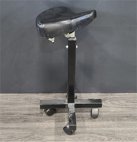 MOTORCYCLE SEAT TOOL (26"tall)
