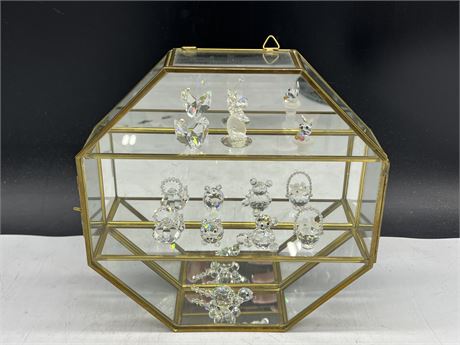 8 UNSIGNED SMALL AUSTRIAN CRYSTAL FIGURES IN DISPLAY CASE
