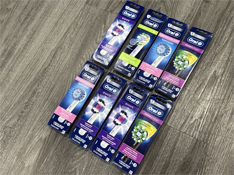 LOT OF NEW ORAL-B BRUSH HEADS