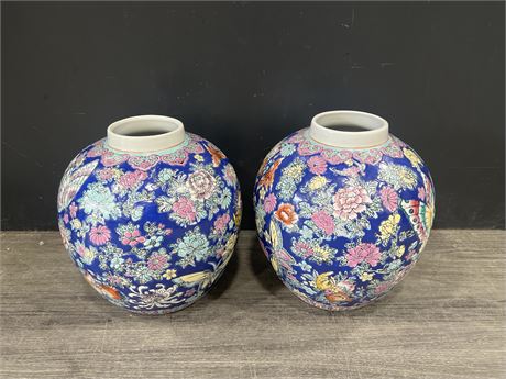 2 VINTAGE FAMILLE ROSE BLUE PATTERN CHINESE VASES (10.5” TALL)