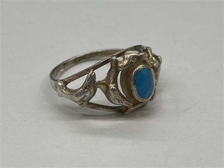 925 STERLING TURQUOISE DOLPHIN RING - SZ 7.5 / 3.5G