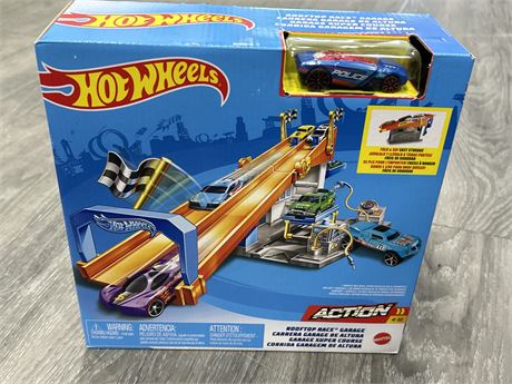 NEW/SEALED HOT WHEELS ROOFTOP RACE GARAGE PLAYSET