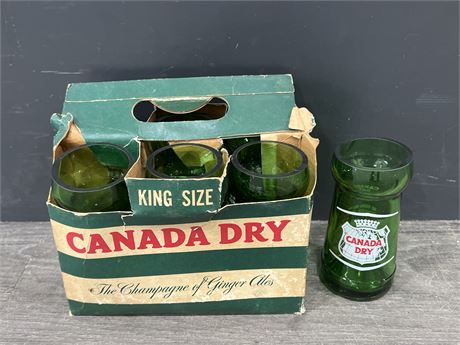 VINTAGE CANADA DRY GLASSES IN ORIGINAL CASE