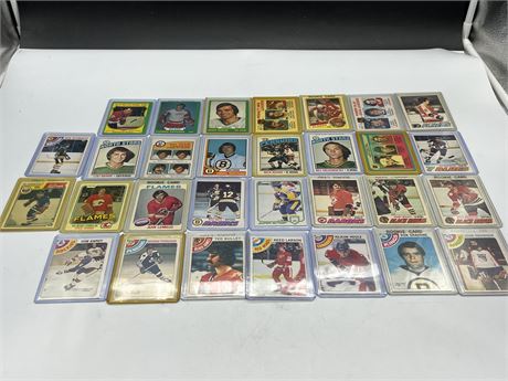 (30) 1970/80s NHL CARDS