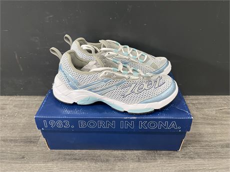 NEW ZOOT LADIES RUNNING SHOES - SIZE 9