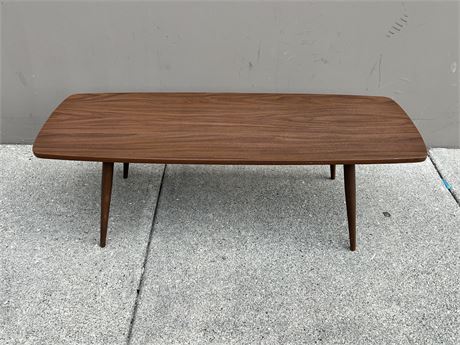 VINTAGE COFFEE TABLE (4ft wide)